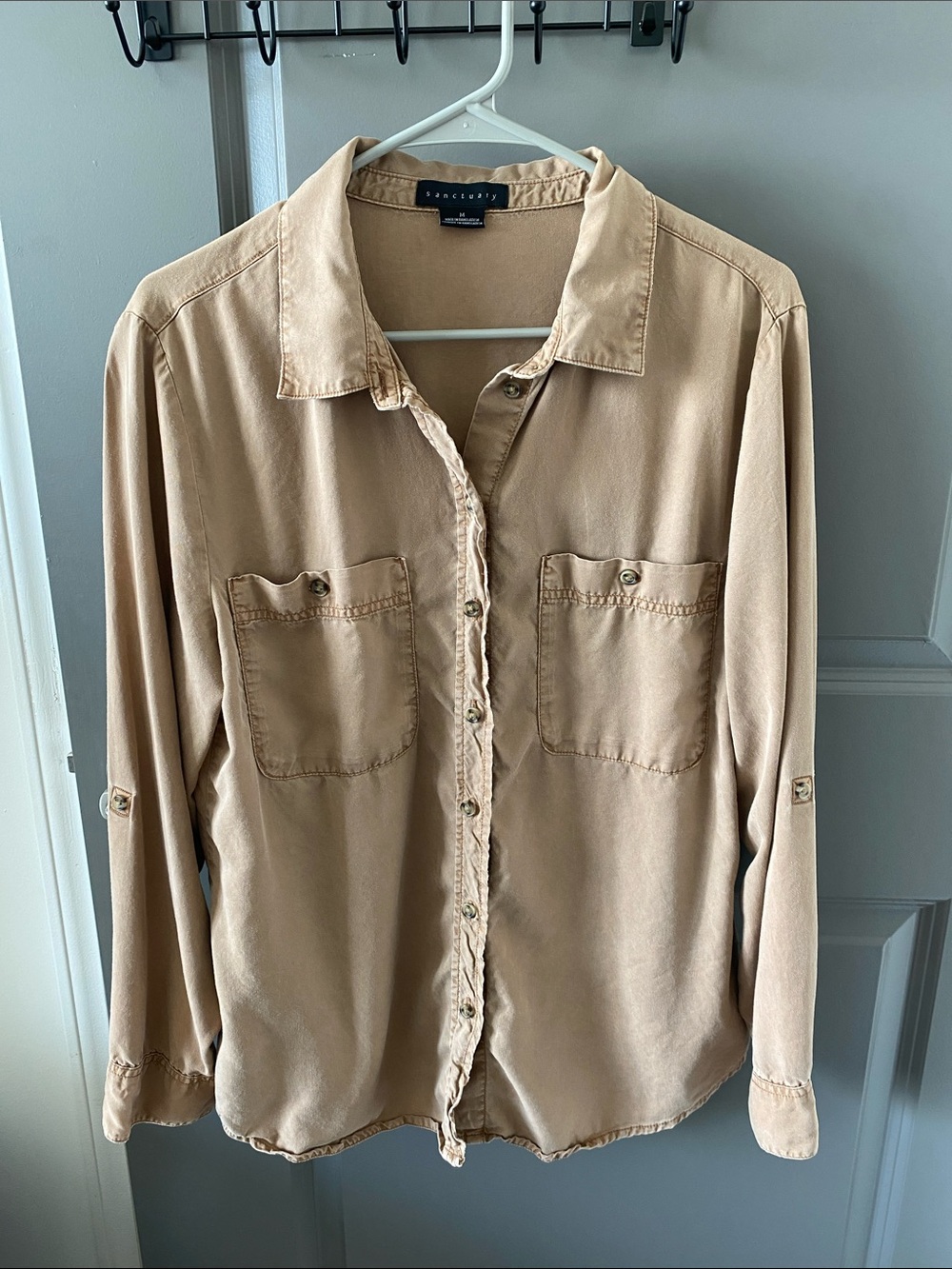 Sanctuary Women's Button-Down Shirt in Tan